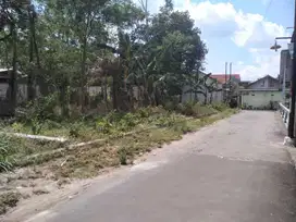 Jalan Aspal Lebar Dijual Tanah Dekat UGM JL. Kaliurang