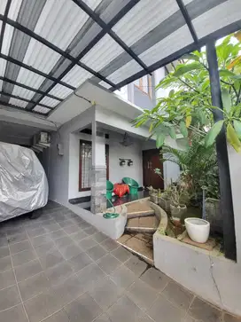 Mandar Bintaro sektor 3A  Rumah cantik siap huni Luas dgn taman blkg