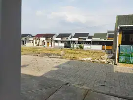 dijual kavlingan tanah luas 98m2 lokasi sangat strategis dekat jlnraya