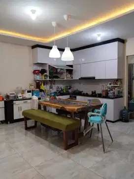 Dijual Rumah di Cluster Aralia Harapan Indah Bekasi