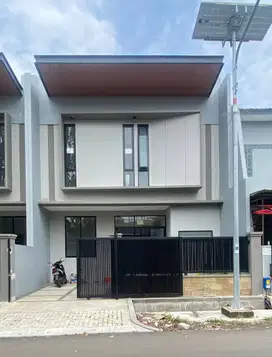 Dijual Rumah Sawojajar Malang, 2 Lantai Bangunan Baru Gress