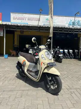 SCOOPY FASHION 2021