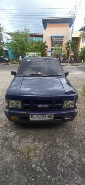 Isuzu Panther Pickup 2013