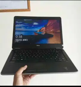 Laptop Dell Latittude E7240 CORE I5 GEN4 -SSD 128GB -8GB-Baterai Bagus