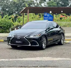 Lexus ES300h 2018 / 2019 / Odo 27rbu Kilometer