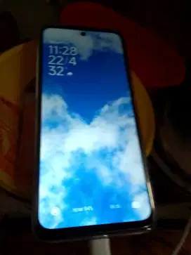 Mau dijual hp redmie 13 baru