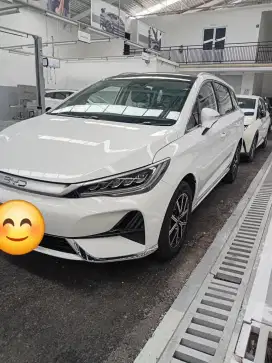BYD M6 7 Seater