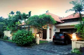Villa Luxurious 5 Bedroom For Sale in Prime Private Complex, Nusa Dua