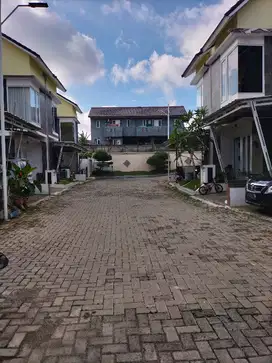 Dijual Rumah strategis Bintaro sektor 9