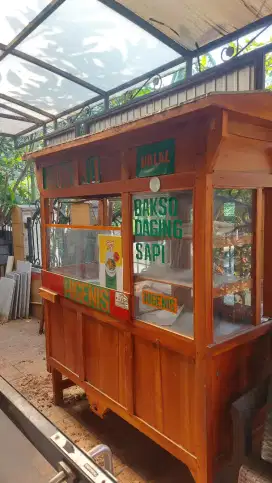 Gerobak Bakso dengan asesoris