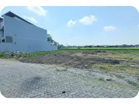 Jalan Lebar 2 Mobil View Sawa Di Kota Jogja, Jarang Ada