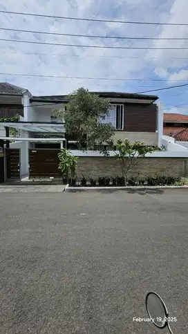 Rumah bagus 2 Lantai Belakang Metro Margahayu