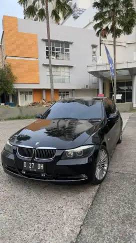 BMW 325i 2006/5 masih tangan pertama bagus sekali