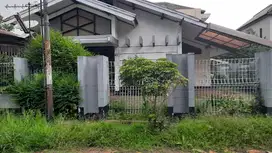Rumah Minimalis Posisi Hook di Jalan Venus Bandung