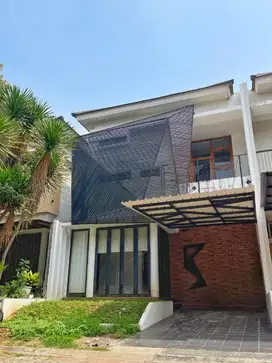 Rumah industrial minimalis discovery bintaro jaya, tangerang selatan