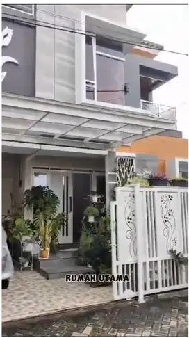 Rumah 3 Lantai Daerah Latanza Malang