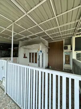 Dijual rumah komplek city suite