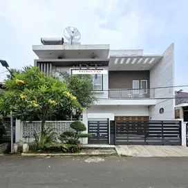 Rumah modern plus private pool di Cipinang Kebembem Jaktim