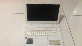 Laptop Asus Vivobook X441M