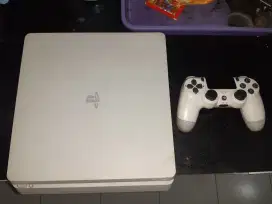 Ps4 Slim kondisi bekas dan baik