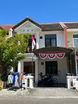 Vg123 Jual Rumah Bagus 2 Lantai di Lokasi Strategis Pakuwon City