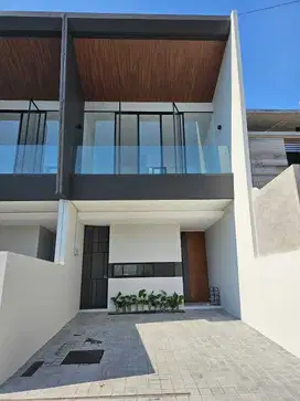 Ema217 Dijual Murah Rumah Bagus 2 di Lokasi Strategis Jemursari