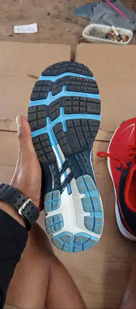 Bantu temen jual spatu merk assics n flypower