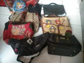 6 Buah Tas dan 2 Buah Topi, Gamprit Jati Waringin Pondok Gede