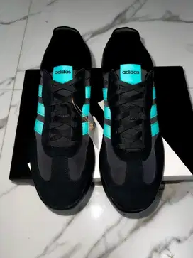 SEPATU ADIDAS X MERCEDES F1