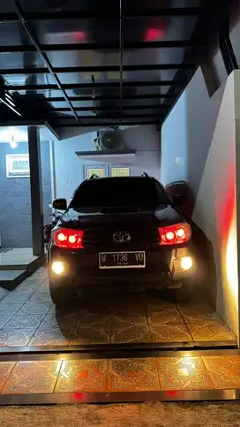 Toyota Fortuner 2010 Bensin
