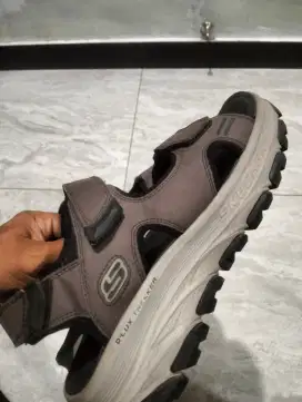 Sendal gunung Skechers