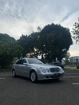 Mercedes Benz E240 W211