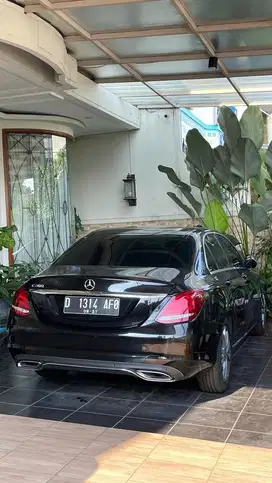 Mercedes-Benz C200 2017 Bensin