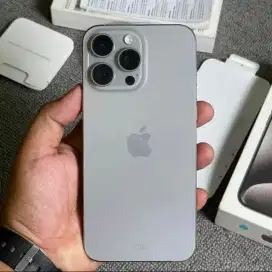 I phone 15 pro max 256 i box