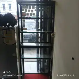Dijual steling kaca aluminium hitam, bagus, terawat, murah