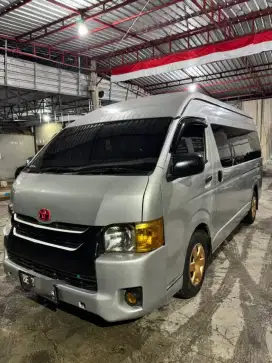 hiace commuter 2016 MT