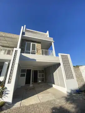 RUMAH + ROOFTOP LOKASI TENGAH KOTA BATU HARGA MULAI 1 M AN
