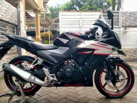 Honda CBR 150 lengkap motor sehat mesin segel kterangan detail dibawah