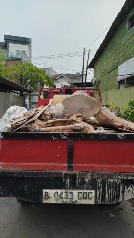 Jasa buang puing dan sampah proyek