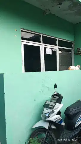Di kontrakan rumah