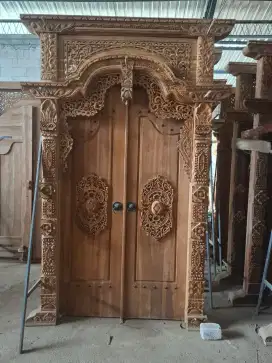 gapura 150x260 ukir jati interus