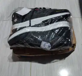 Sepatu Sneakers Army