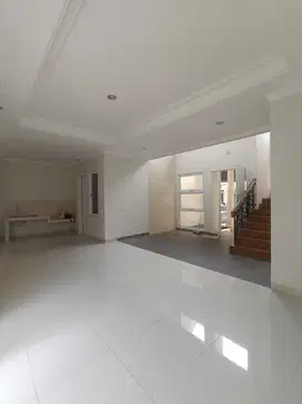 Dijual Rumah 2 Lantai Sheffield, Greenwich BSD