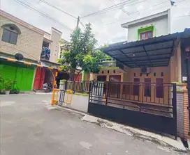 Rumah Hook Dan Ruang Usaha Dekat Konimex Sukoharjo