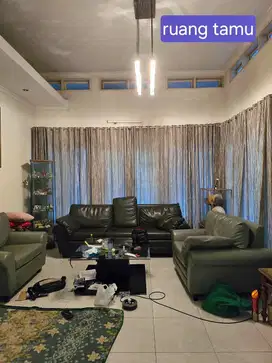 Rumah Hoek Siap Huni Dalam Komplek di Lebak Bulus
