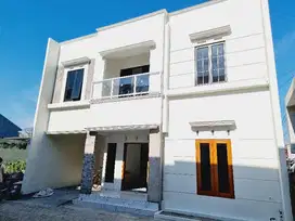Rumah Cantik 2 Lt Murah Indent Cluster Gedongan