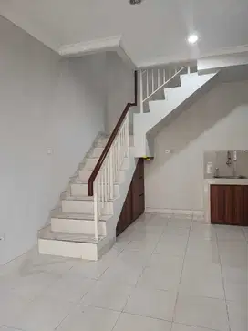 Jual Rumah Hadap Selatan Dan Siap Huni di Arcadia Village