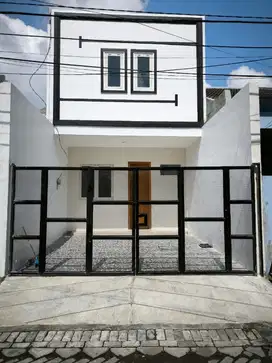 Termurah Rumah Baru Gress 3 Lantai  Semolowaru Selatan Surabaya