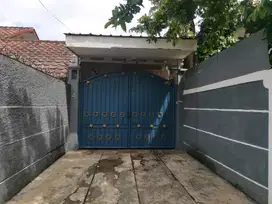 Rumah Dengan Lahan Luas di Kemang Timur, Dijual Dibawah Njop