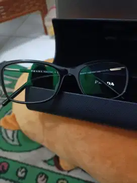 Kacamata original prada